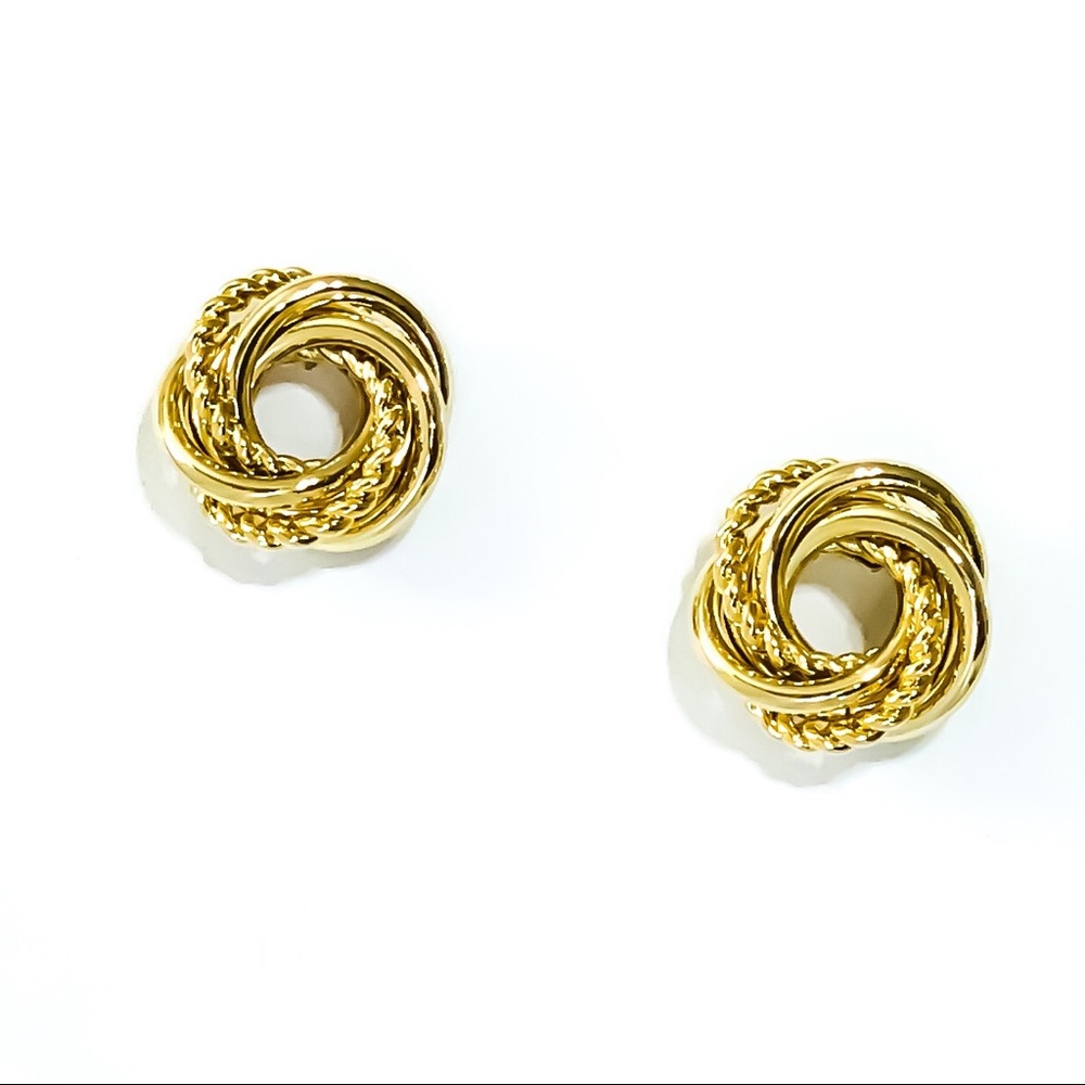 Deco swirl stud earrings in Gold